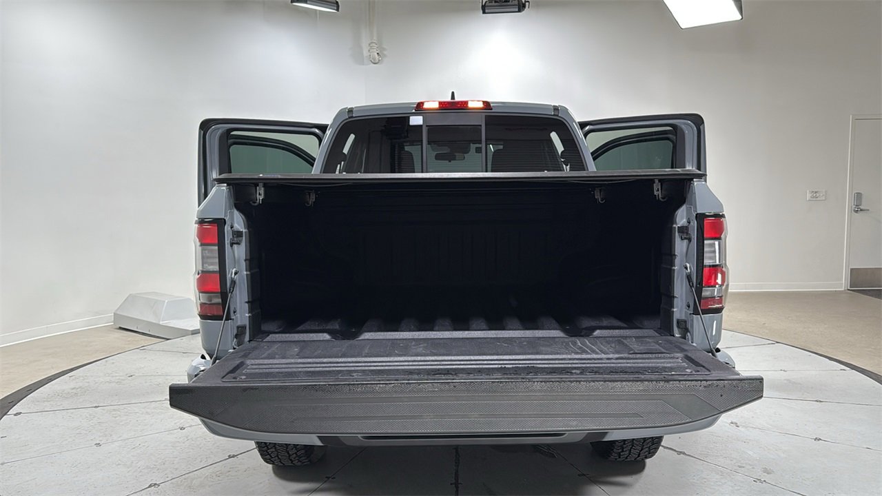 Used 2022 Nissan Frontier PRO-4X w/ Technology Package image 16