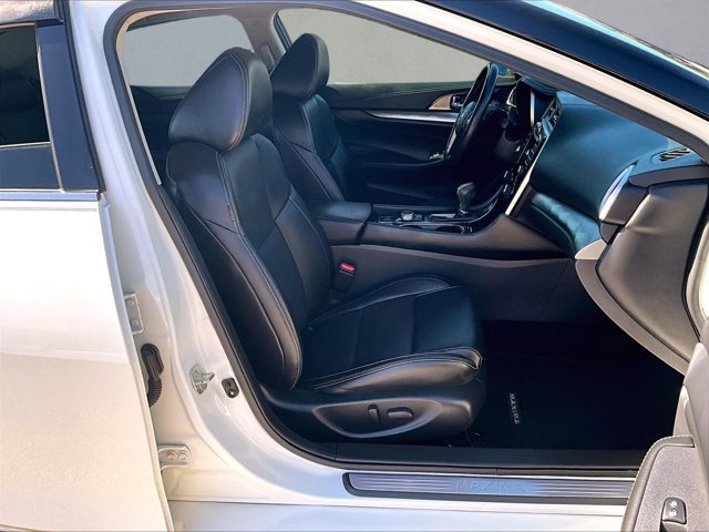 Used 2019 Nissan Maxima 3.5 SL w/ Floor Mat Group FWD image 9