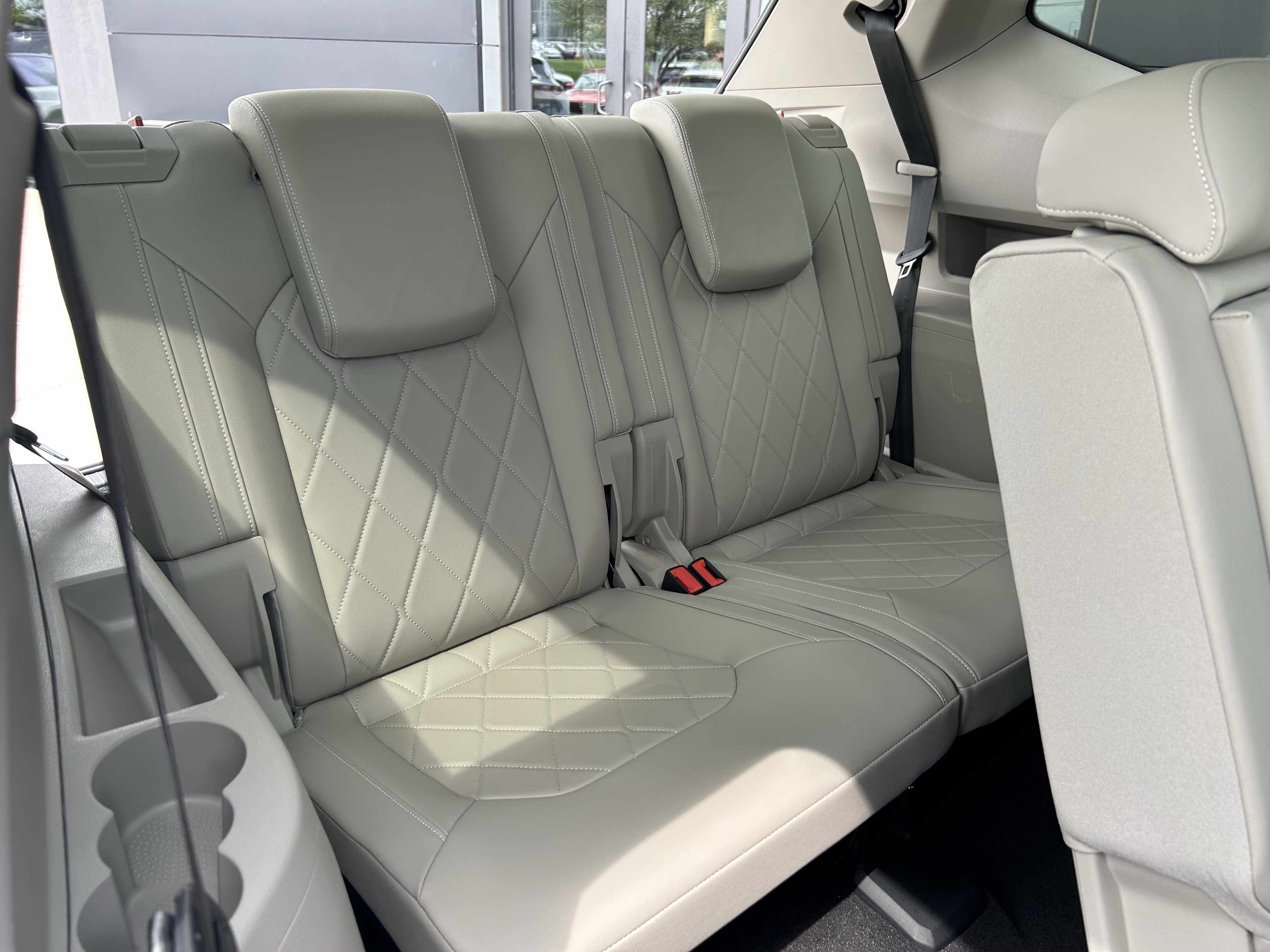 Used 2024 Volkswagen Atlas SEL Premium R-Line image 27