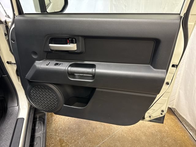 Used 2014 Toyota FJ Cruiser 4WD w/ Convenience Package image 26