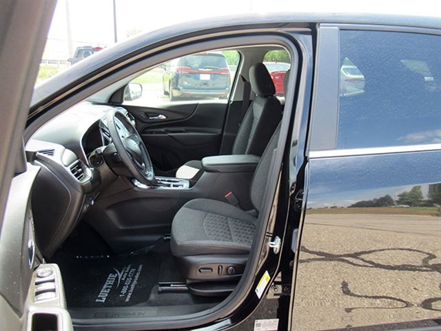 Used 2023 Chevrolet Equinox LT w/ Driver Convenience Package image 13