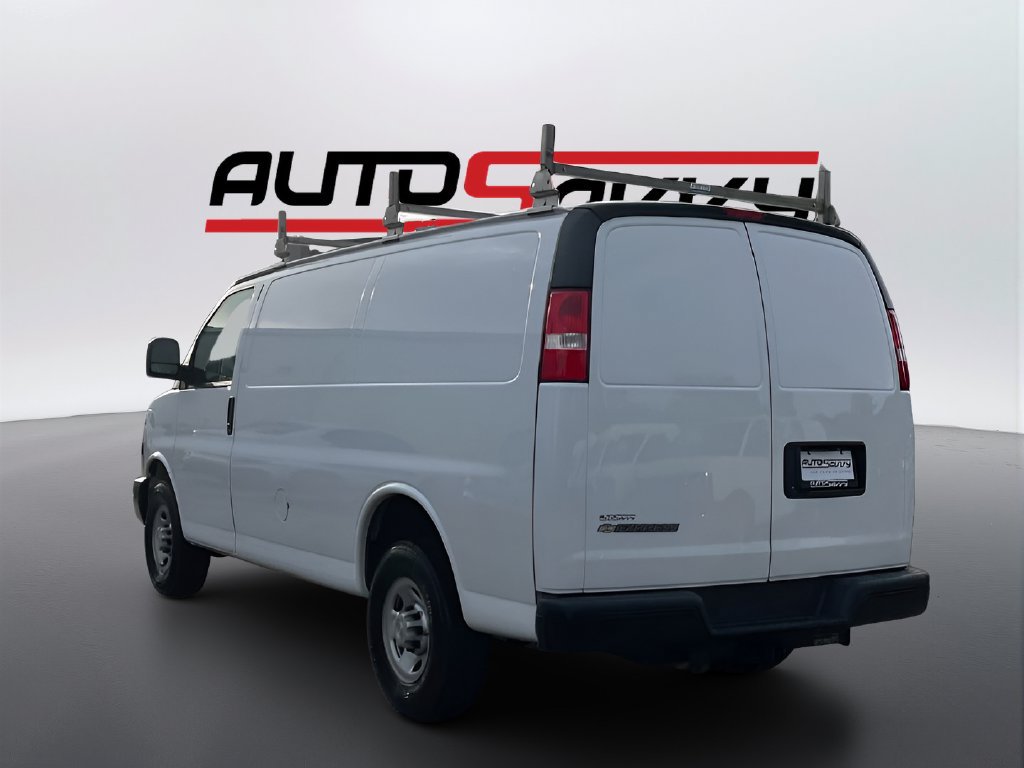 Used 2024 Chevrolet Express 2500 RWD image 5