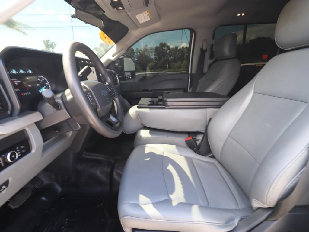 Used 2023 Ford F350 XL AWD/4WD image 2