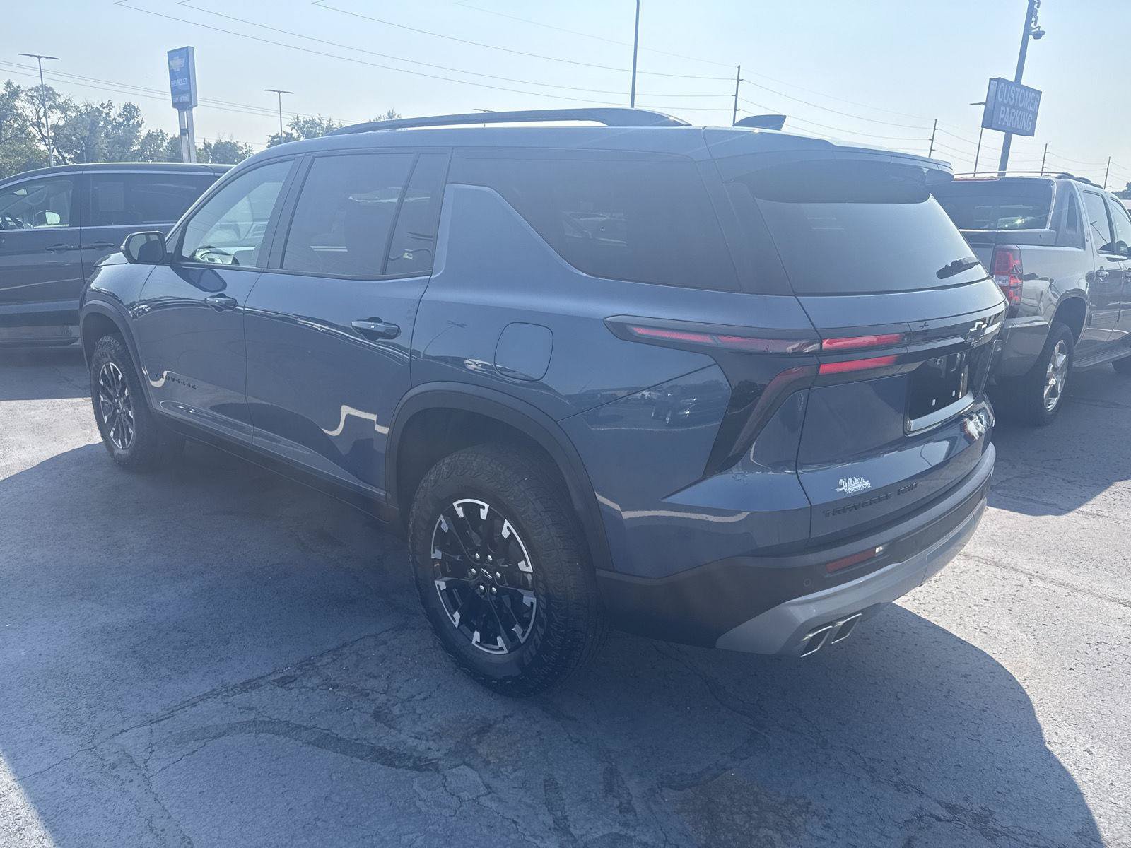 Used 2025 Chevrolet Traverse Z71 w/ Driver Confidence Package AWD/4WD image 2