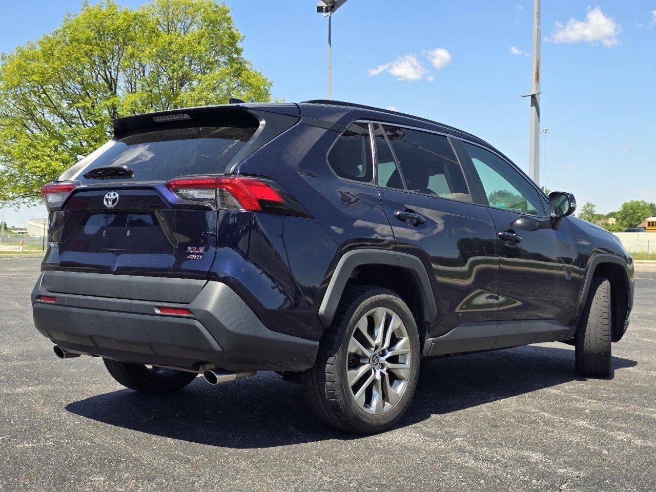 Certified 2021 Toyota RAV4 XLE Premium AWD/4WD image 14