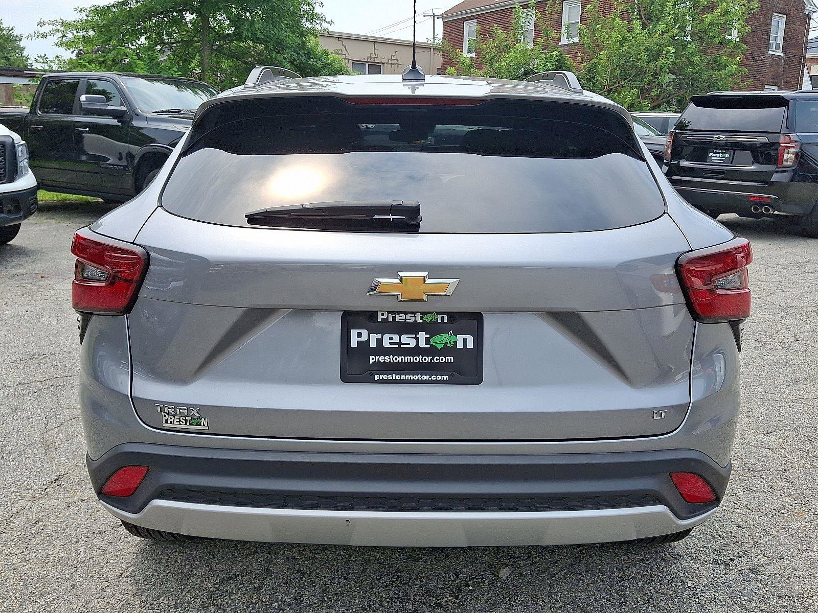Used 2024 Chevrolet Trax LT w/ LT Convenience Package image 5