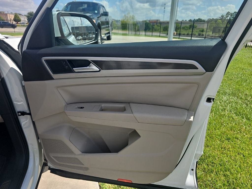 Used 2018 Volkswagen Atlas SEL FWD image 19