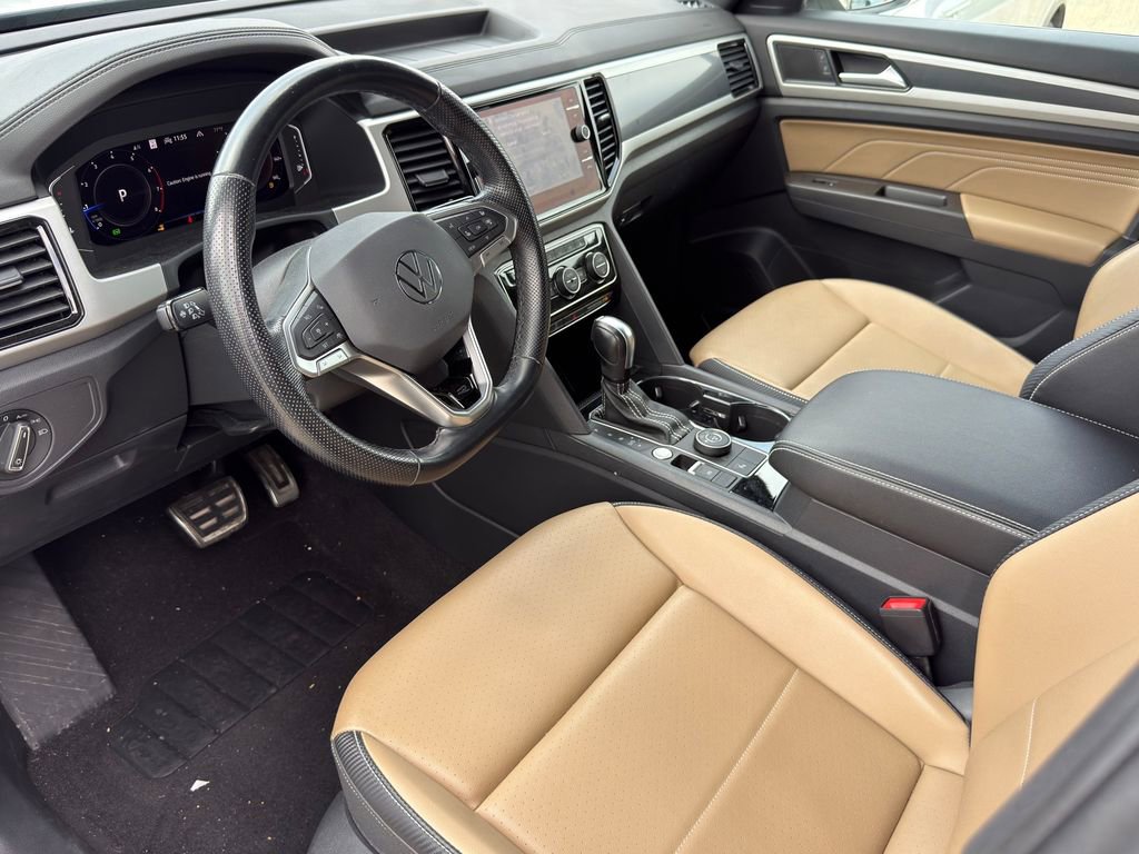 Used 2022 Volkswagen Atlas Cross Sport SEL R-Line AWD/4WD image 9