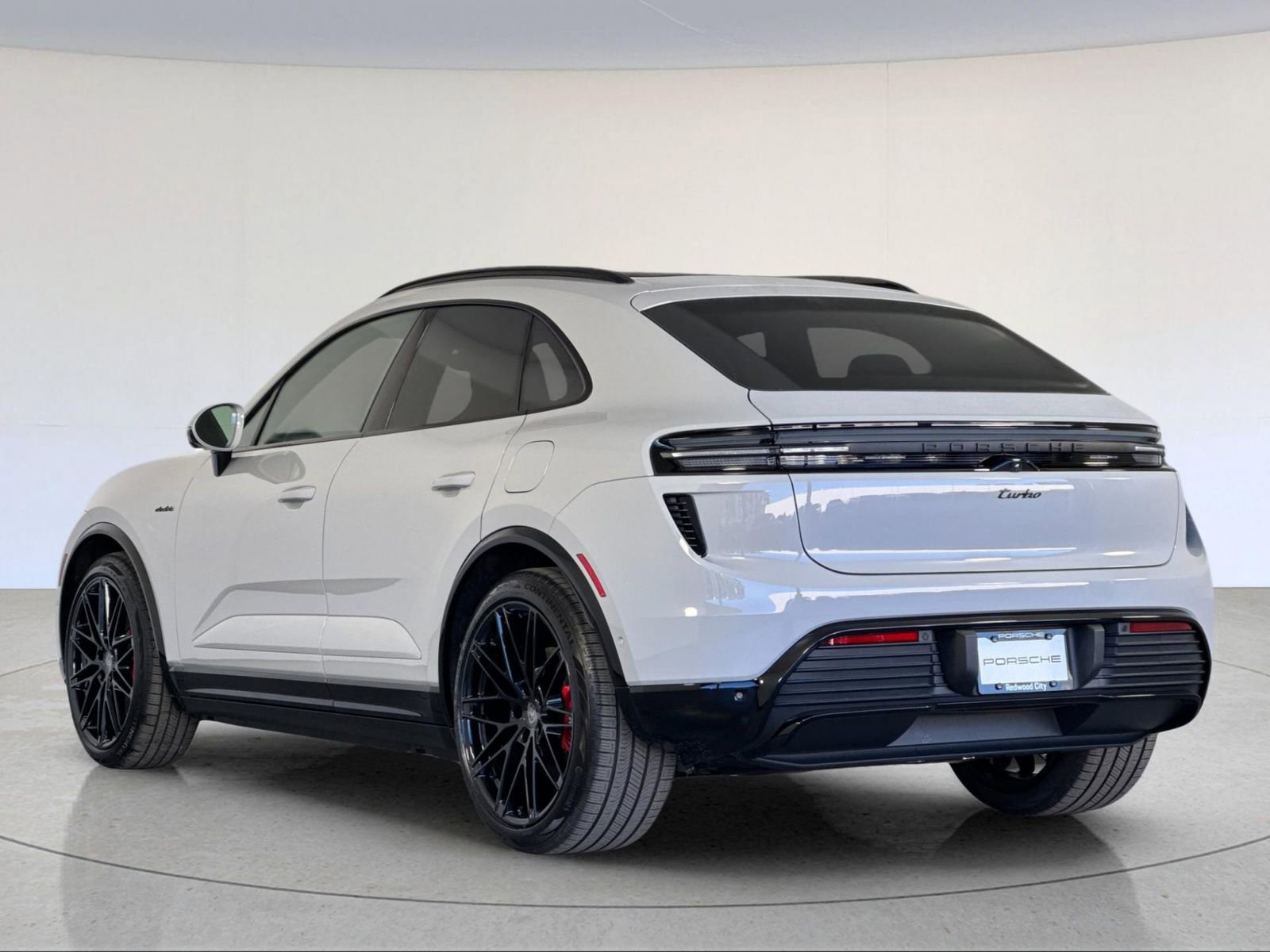 New 2026 Porsche Macan Turbo Electric image 3