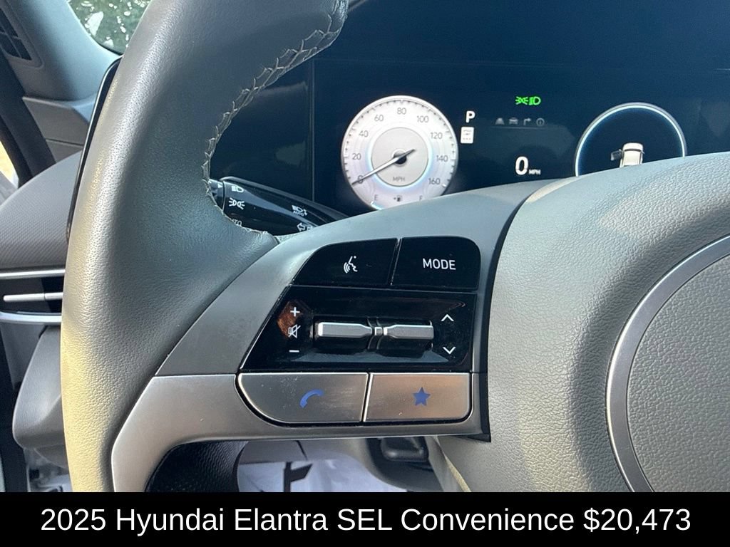 Used 2025 Hyundai Elantra SEL FWD image 21