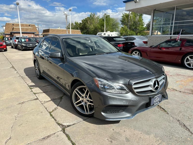 Used 2014 Mercedes-Benz E 550 4MATIC Sedan image 1