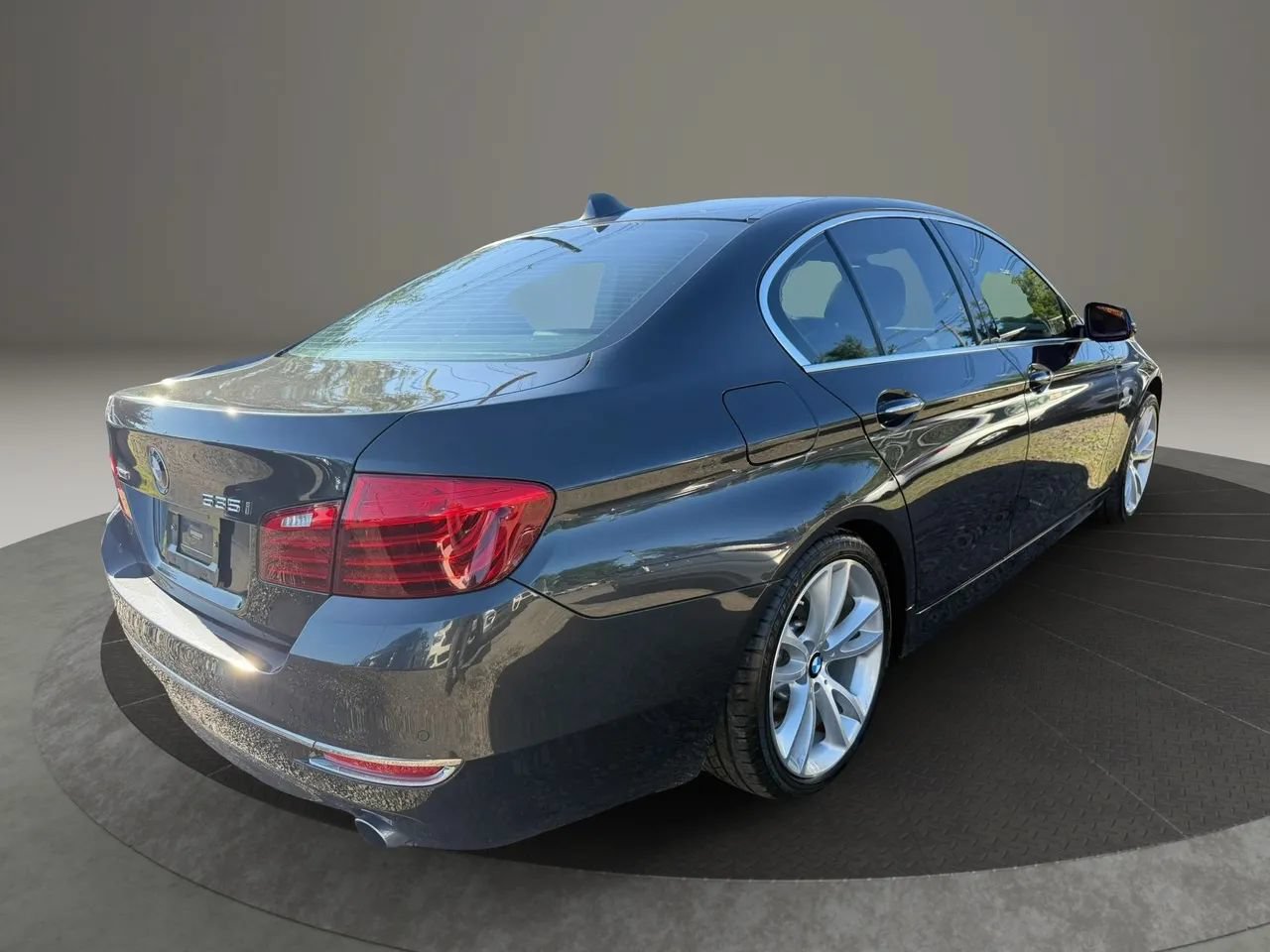 Used 2016 BMW 535i xDrive Sedan AWD/4WD image 5