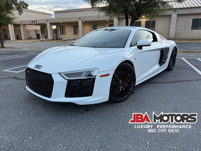 Used 2018 Audi R8 V10 w/ Carbon Exterior Package image 23