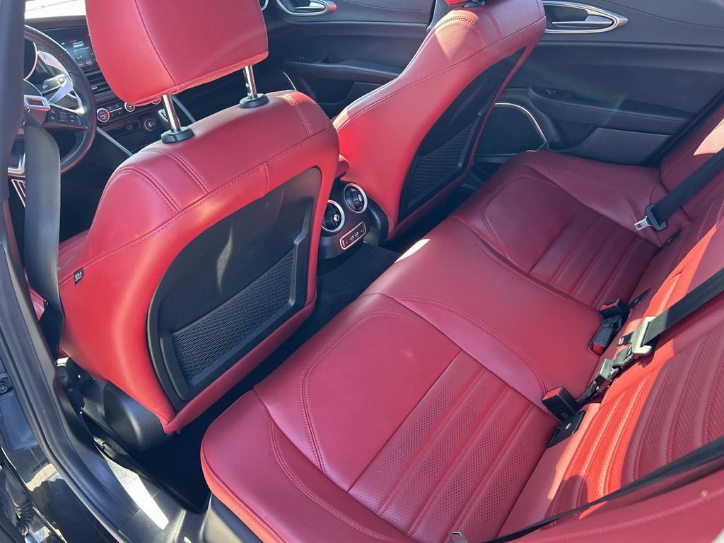 Used 2022 Alfa Romeo Giulia Veloce image 20