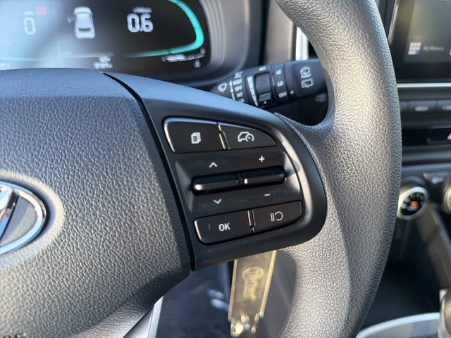 Used 2024 Hyundai Venue SE image 24