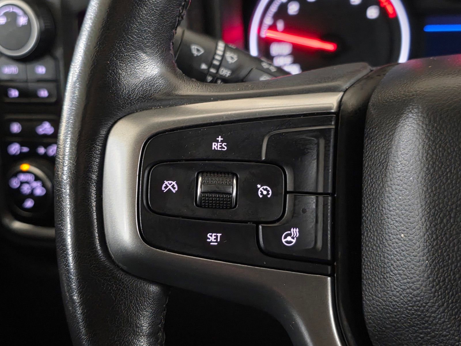 Used 2019 Chevrolet Silverado 1500 LTZ w/ LTZ Convenience Package AWD/4WD image 34