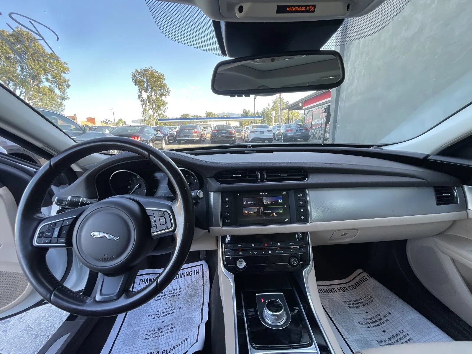 Used 2016 Jaguar XF Premium RWD image 10