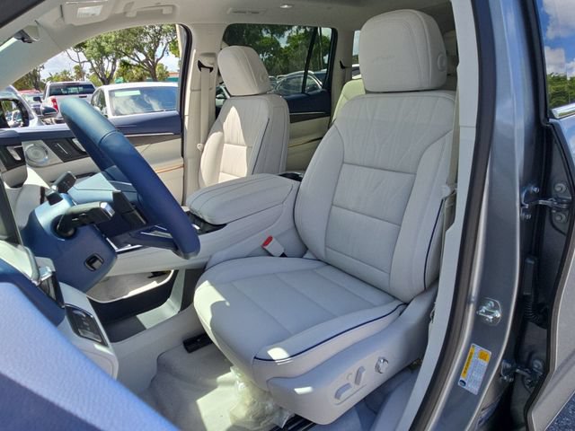 New 2026 Buick Enclave Avenir w/ Super Cruise Package FWD image 9