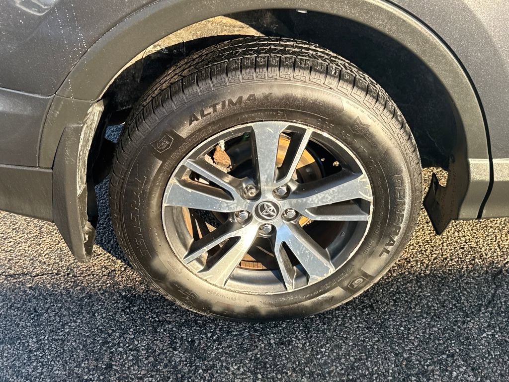 Used 2017 Toyota RAV4 XLE image 41