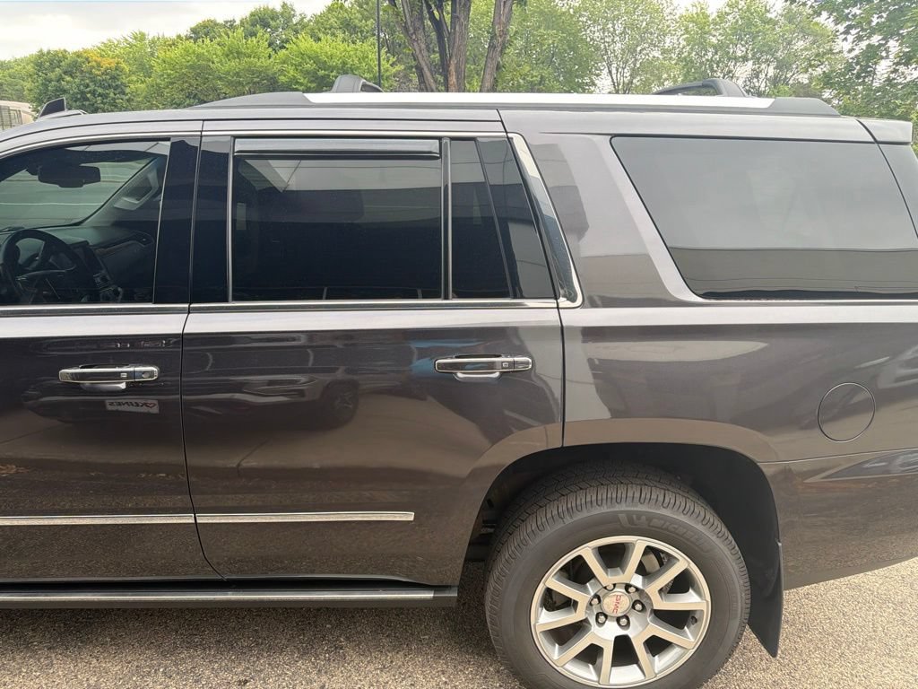 Used 2017 GMC Yukon Denali AWD/4WD image 3