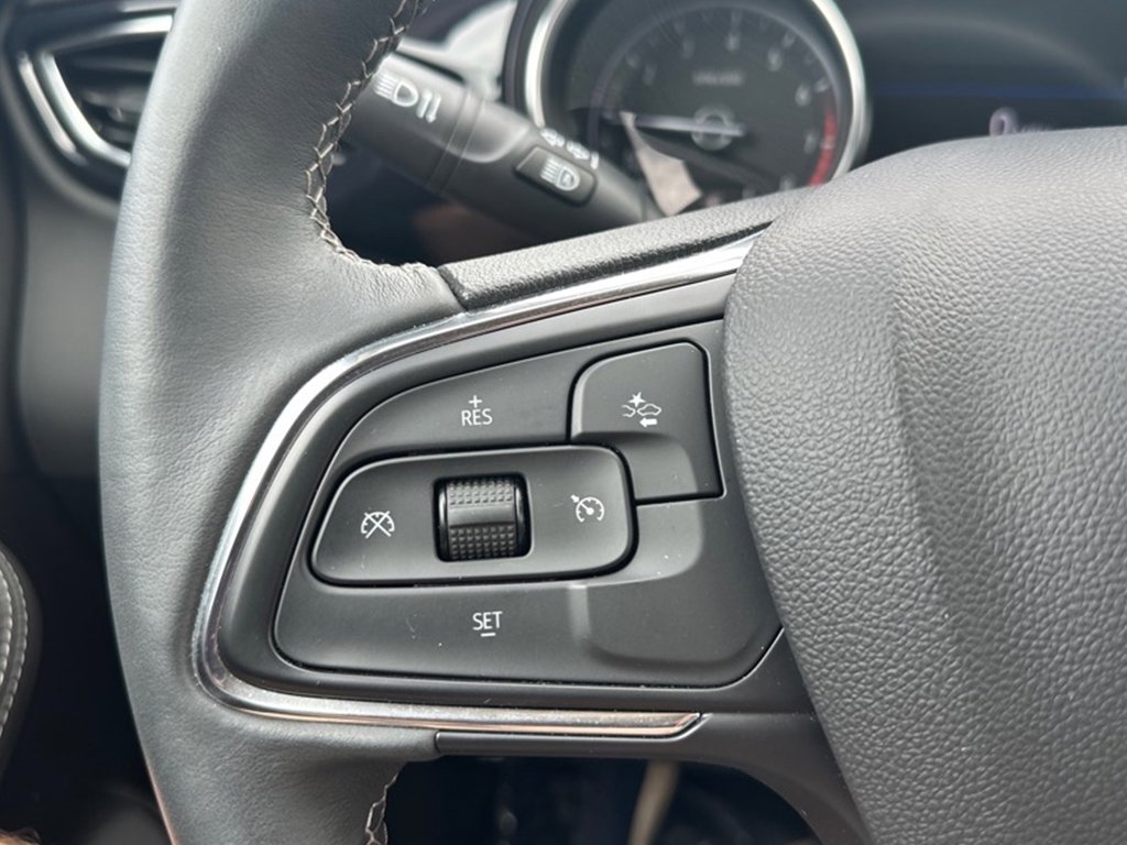 Used 2023 Buick Encore GX Select image 17