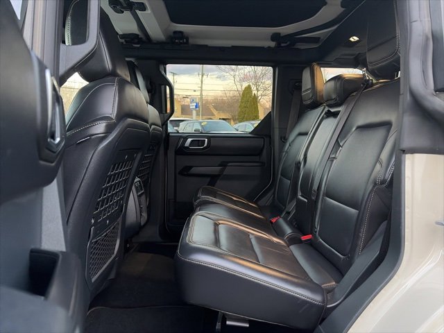 Used 2025 Ford Bronco Badlands image 13