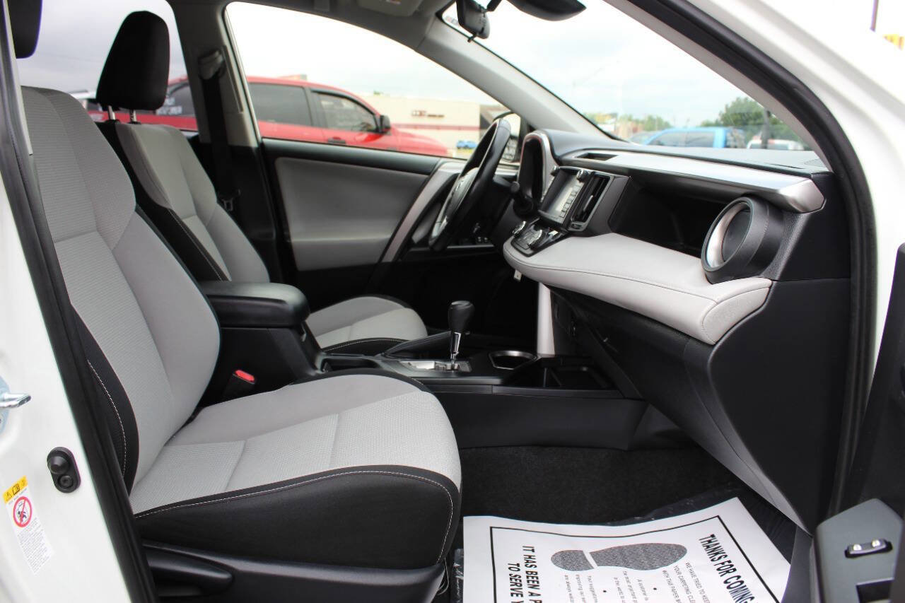 Used 2017 Toyota RAV4 XLE w/ Premium Special Value Package image 9