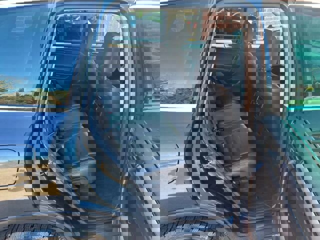 Used 2013 Volkswagen Touareg Sport image 12