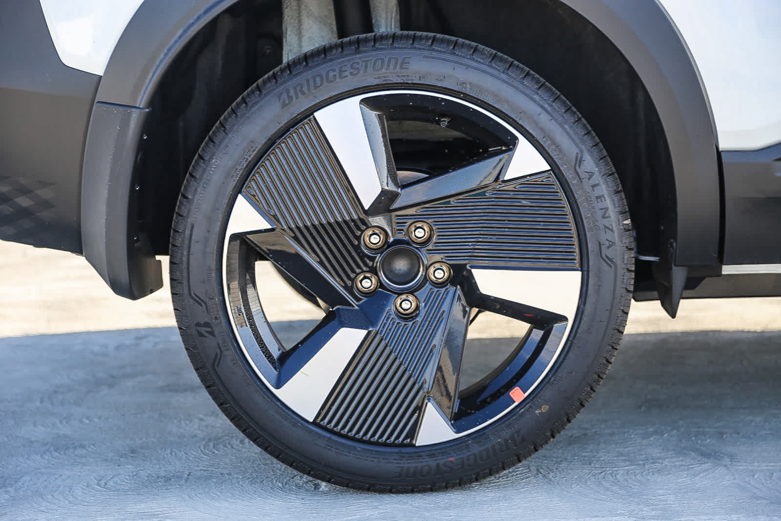 New 2025 Nissan Kicks SR FWD image 11