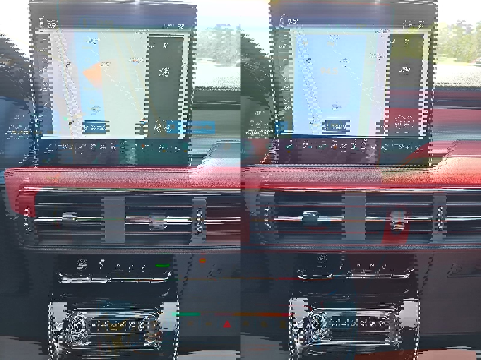 Used 2023 Lincoln Corsair Reserve w/ Jet Appearance Package FWD image 25