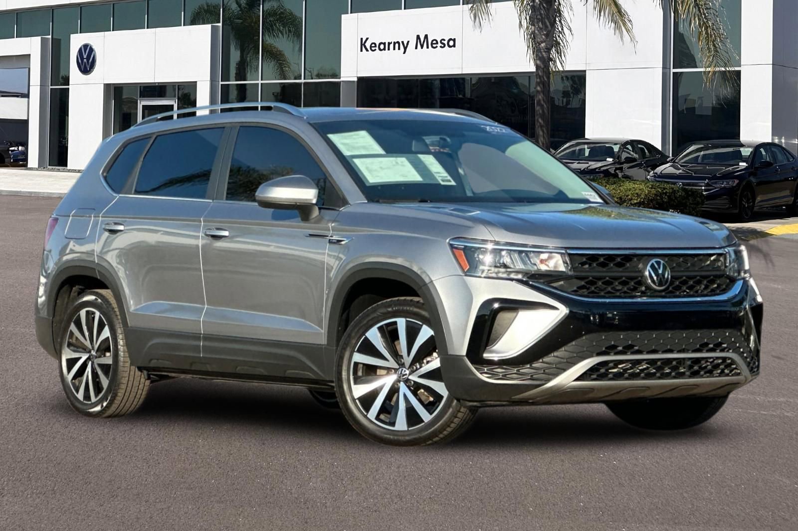 Used 2022 Volkswagen Taos SE image 2