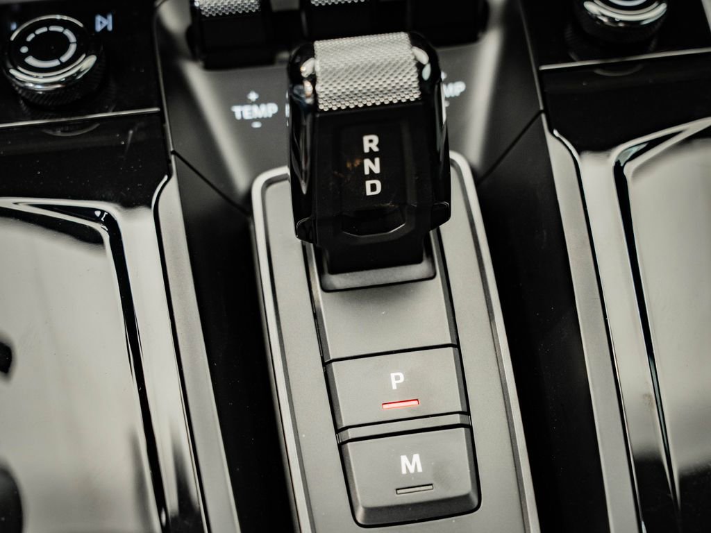 Certified 2025 Porsche 911 Carrera GTS RWD image 39