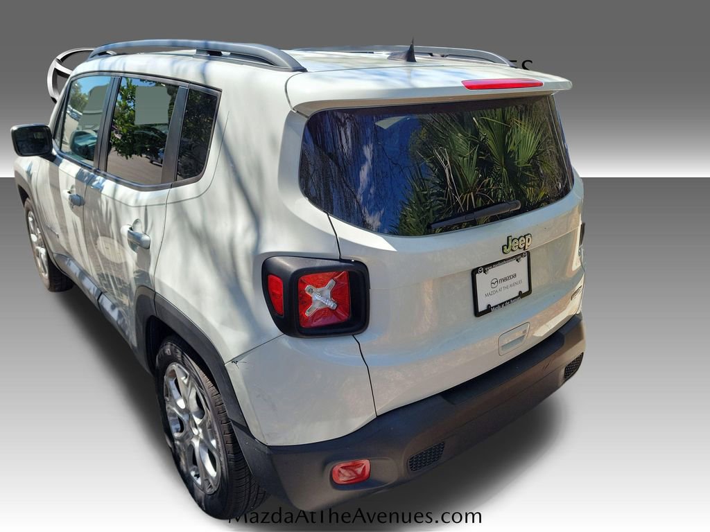 Used 2019 Jeep Renegade Latitude w/ Popular Equipment Group image 20