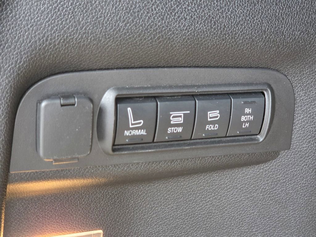 Used 2017 Ford Explorer Limited image 18