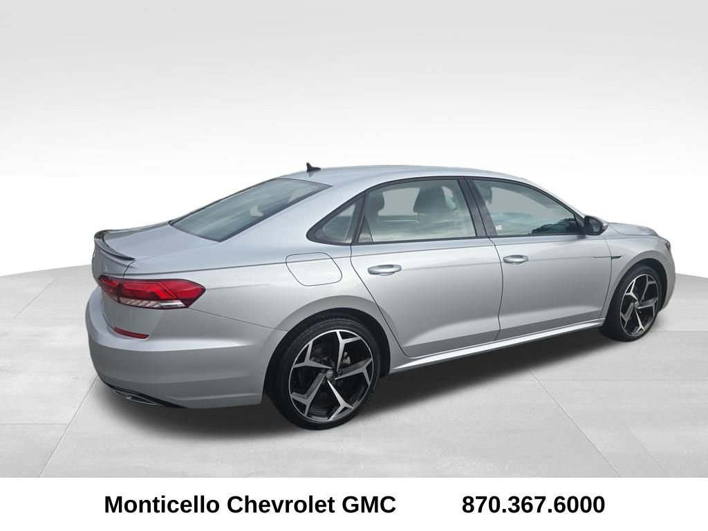 Used 2020 Volkswagen Passat 2.0T R-Line image 10