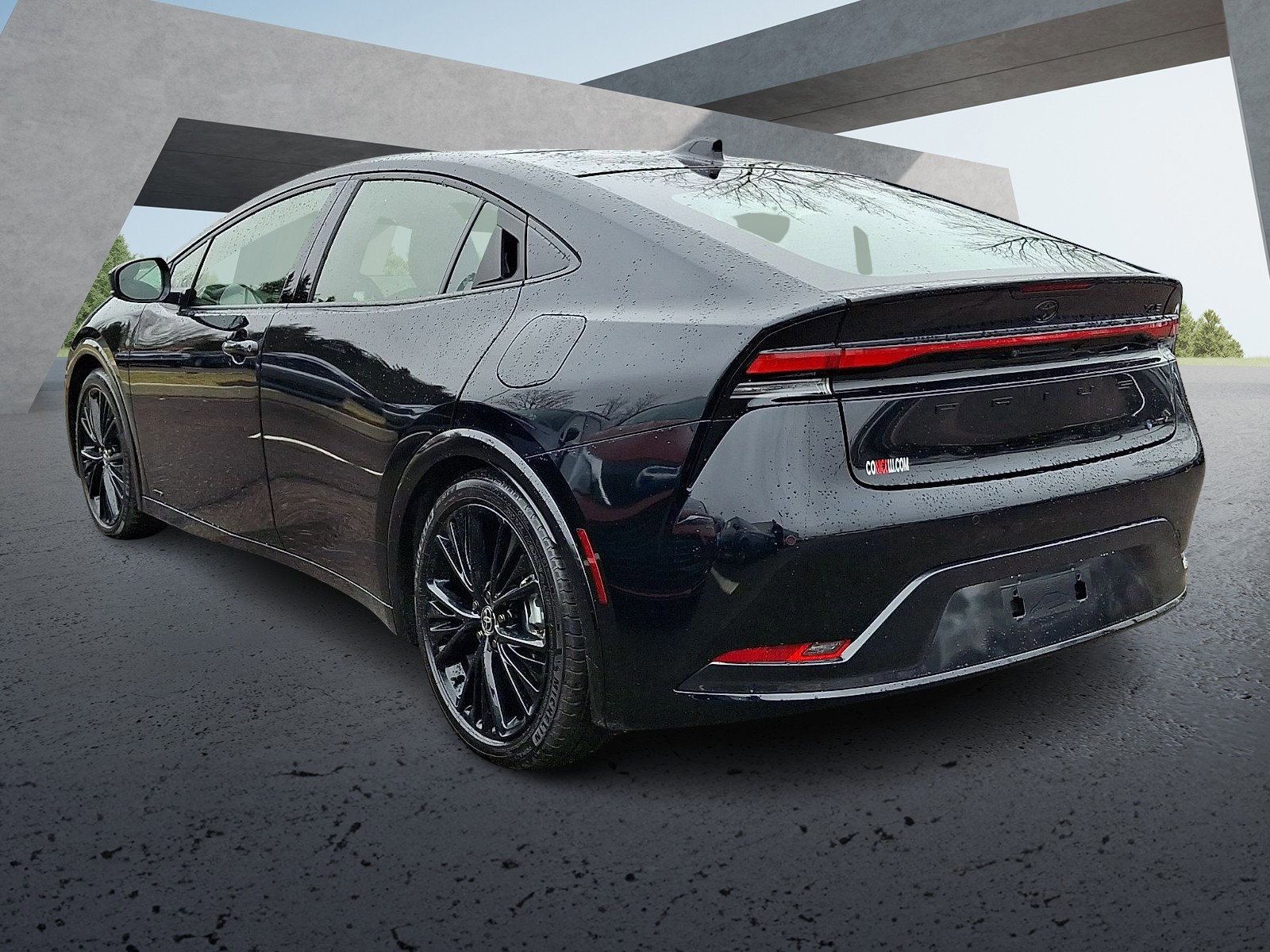 Used 2025 Toyota Prius AWD image 4