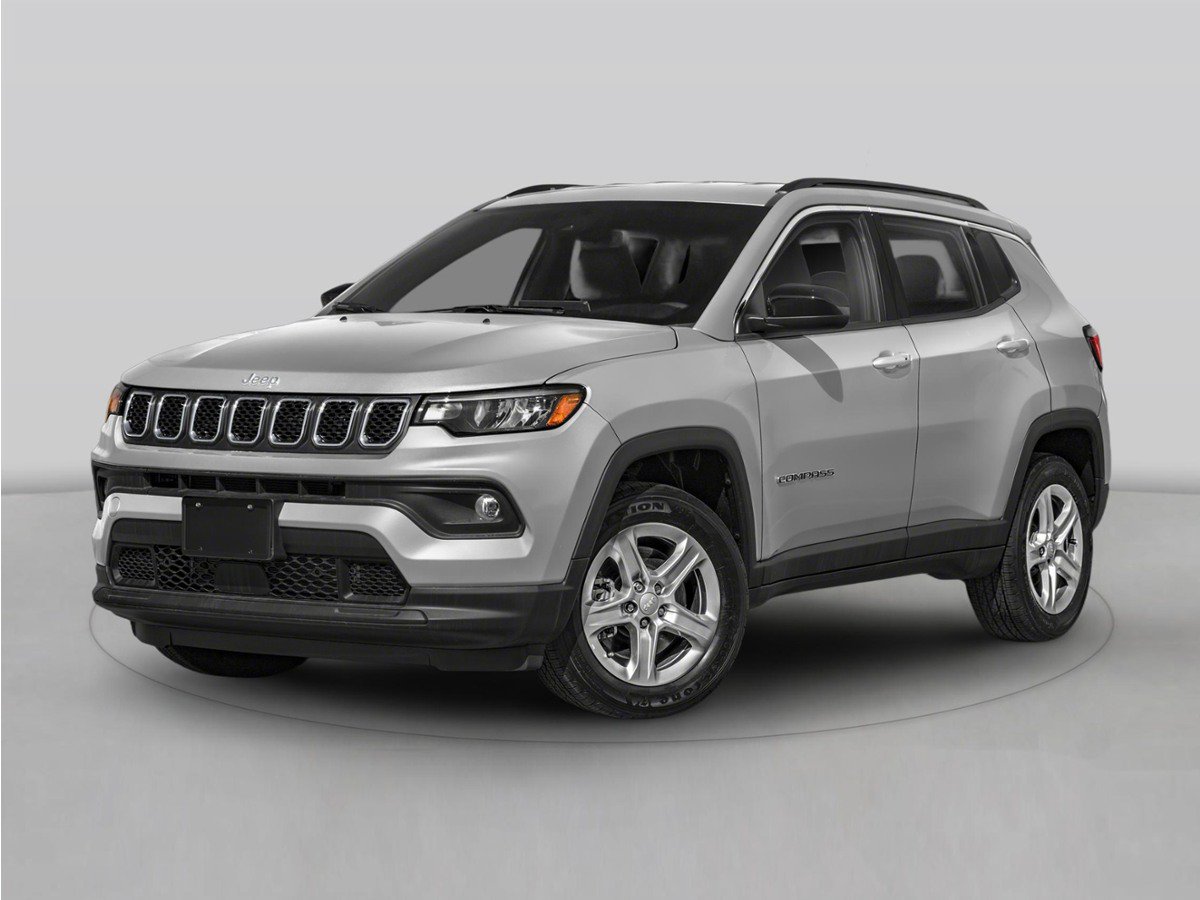 Used 2024 Jeep Compass Latitude AWD/4WD image 1