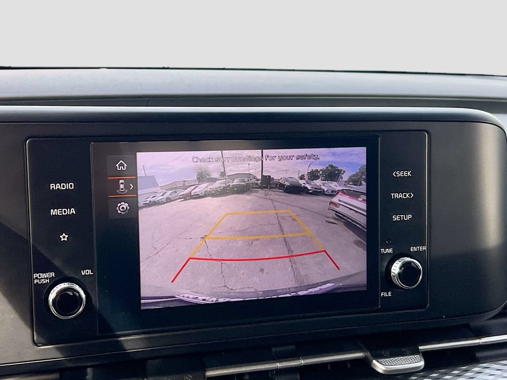 Used 2024 Kia Carnival LX FWD image 13