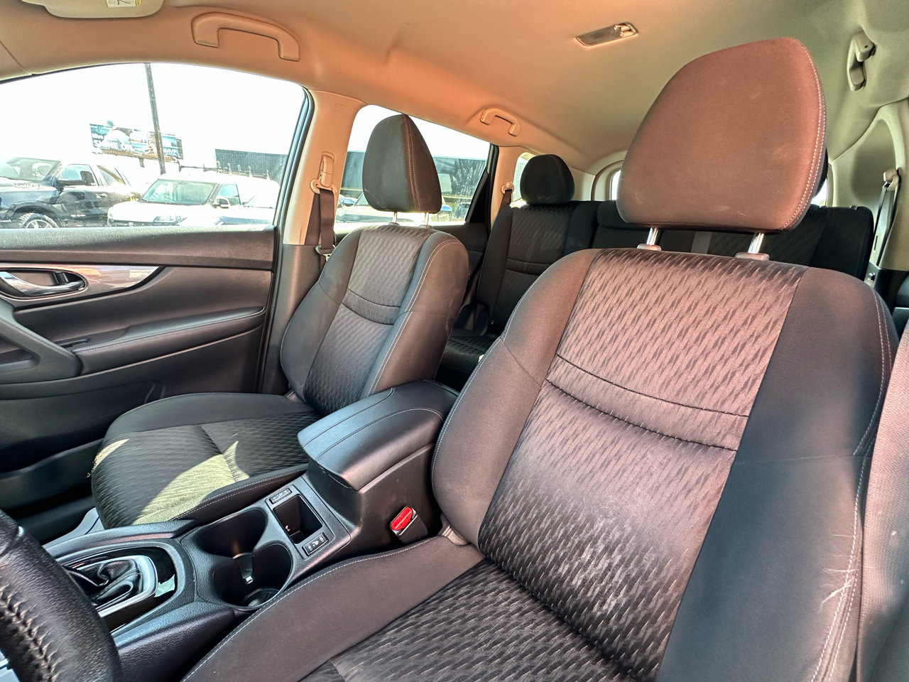 Used 2020 Nissan Rogue SV image 11