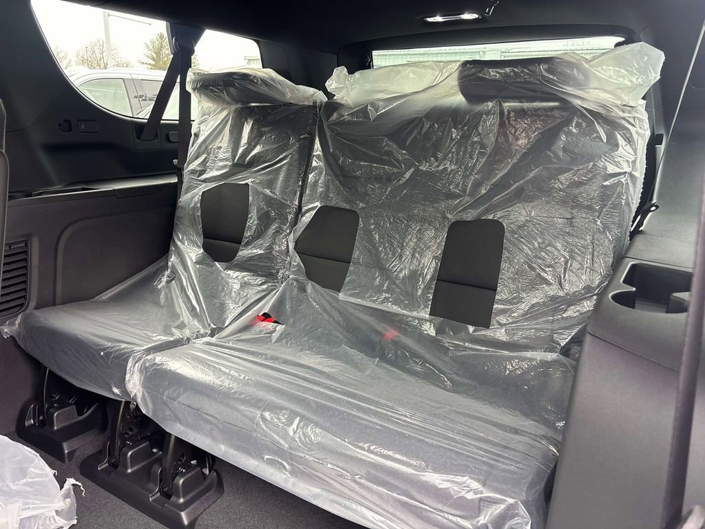 New 2026 GMC Yukon XL Denali w/ Denali Reserve Package image 6