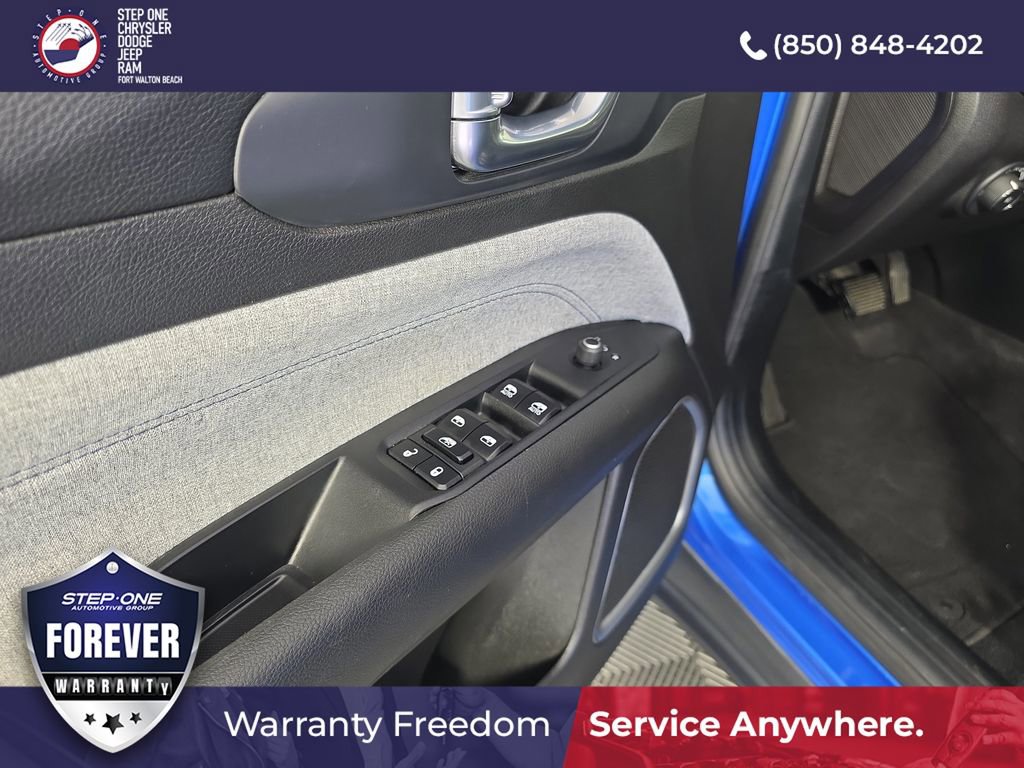 Used 2024 Jeep Compass Latitude AWD/4WD image 18