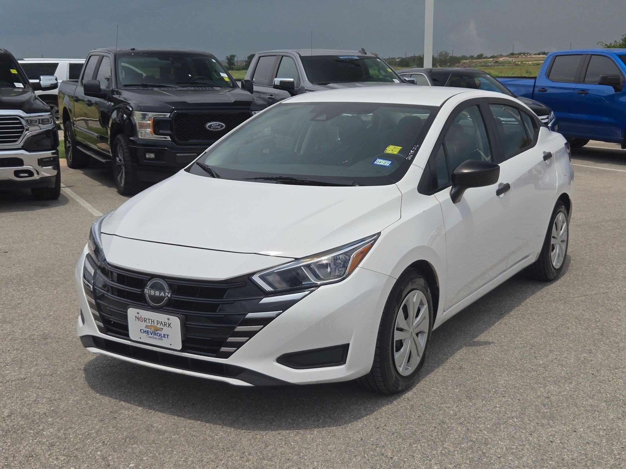 Used 2023 Nissan Versa S FWD image 7