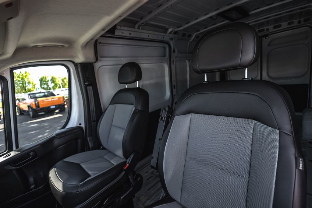 Used 2025 RAM ProMaster 2500 w/ Convenience Group FWD image 21