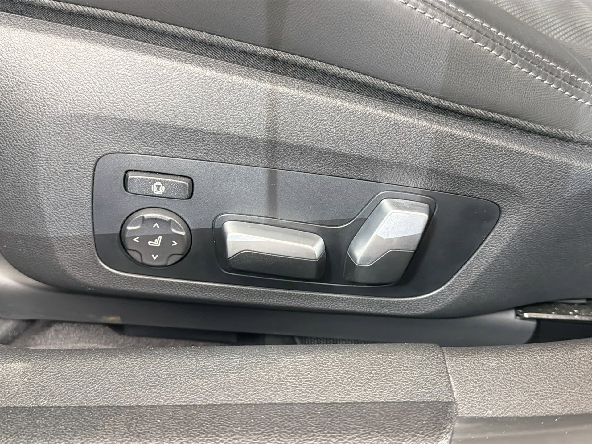 Used 2023 BMW M3 w/ Executive Package image 20