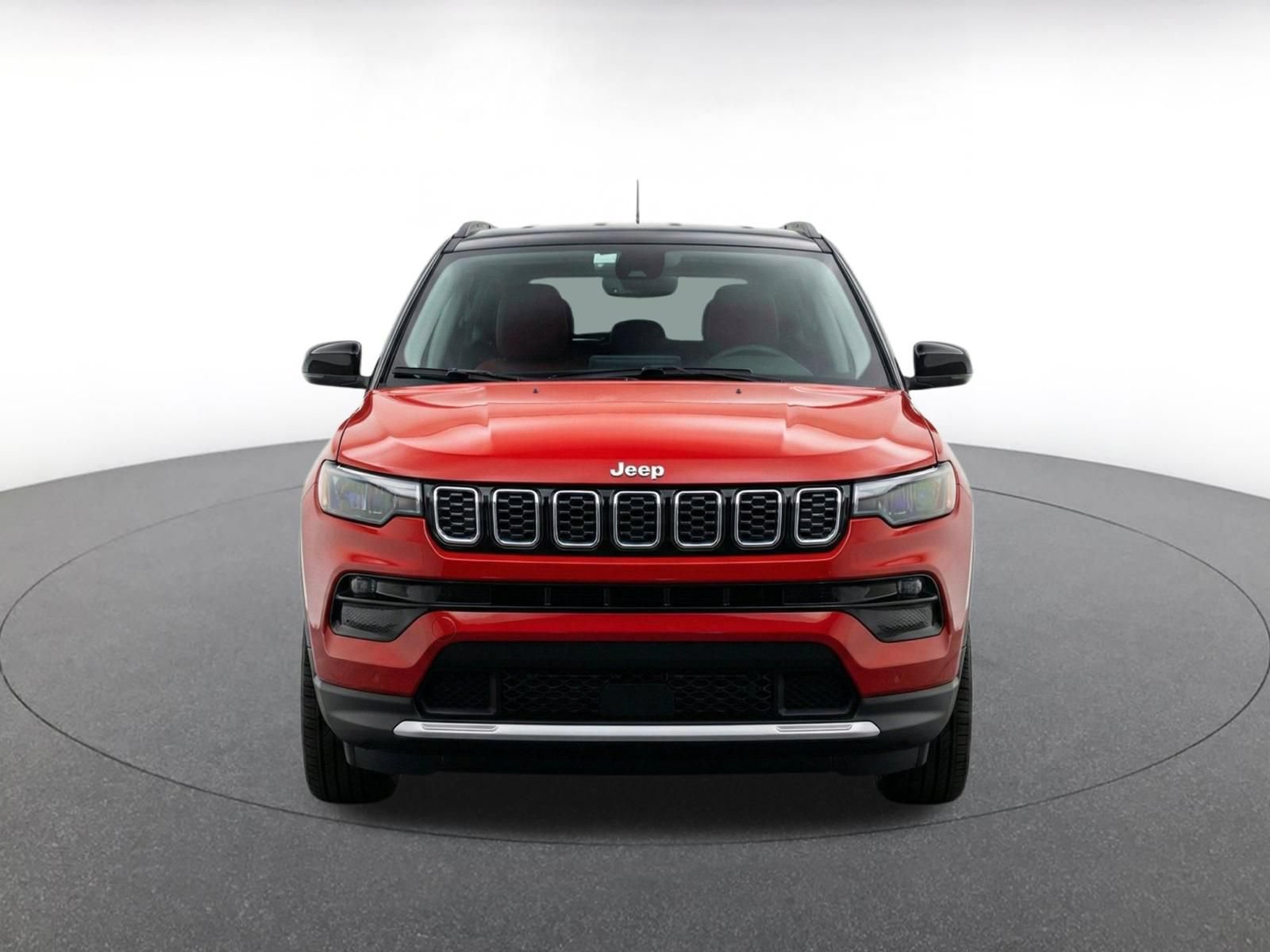 Used 2025 Jeep Compass Limited AWD/4WD image 2