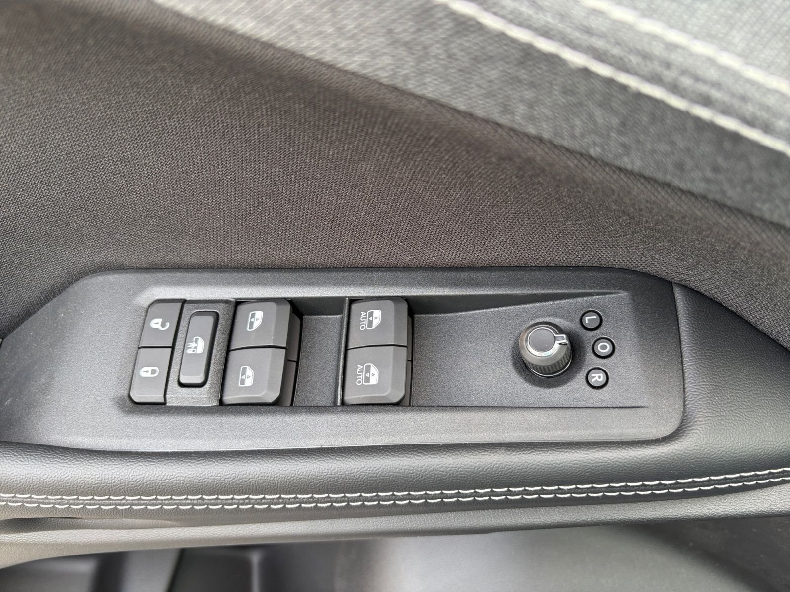 New 2026 Jeep Cherokee Laredo AWD/4WD image 18
