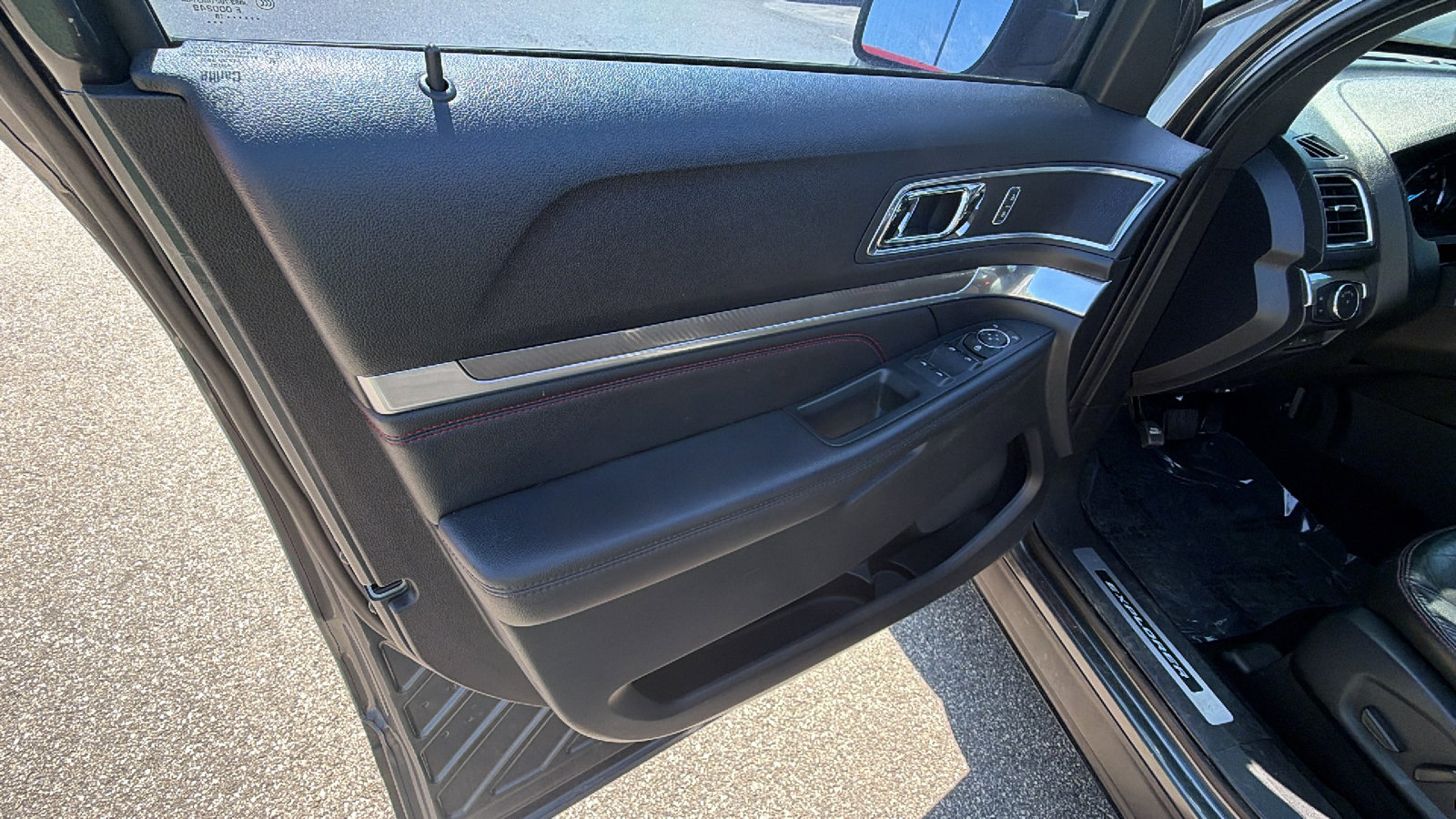 Used 2019 Ford Explorer Sport image 14