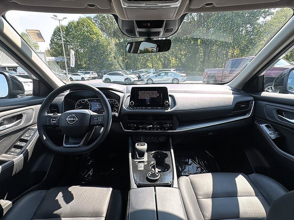 Certified 2026 Nissan Rogue Dark Armor AWD/4WD image 36
