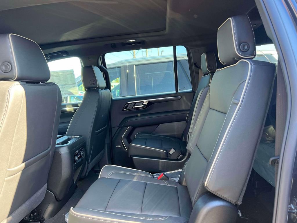 New 2026 Chevrolet Suburban Premier w/ Sun And Tow Package AWD/4WD image 7