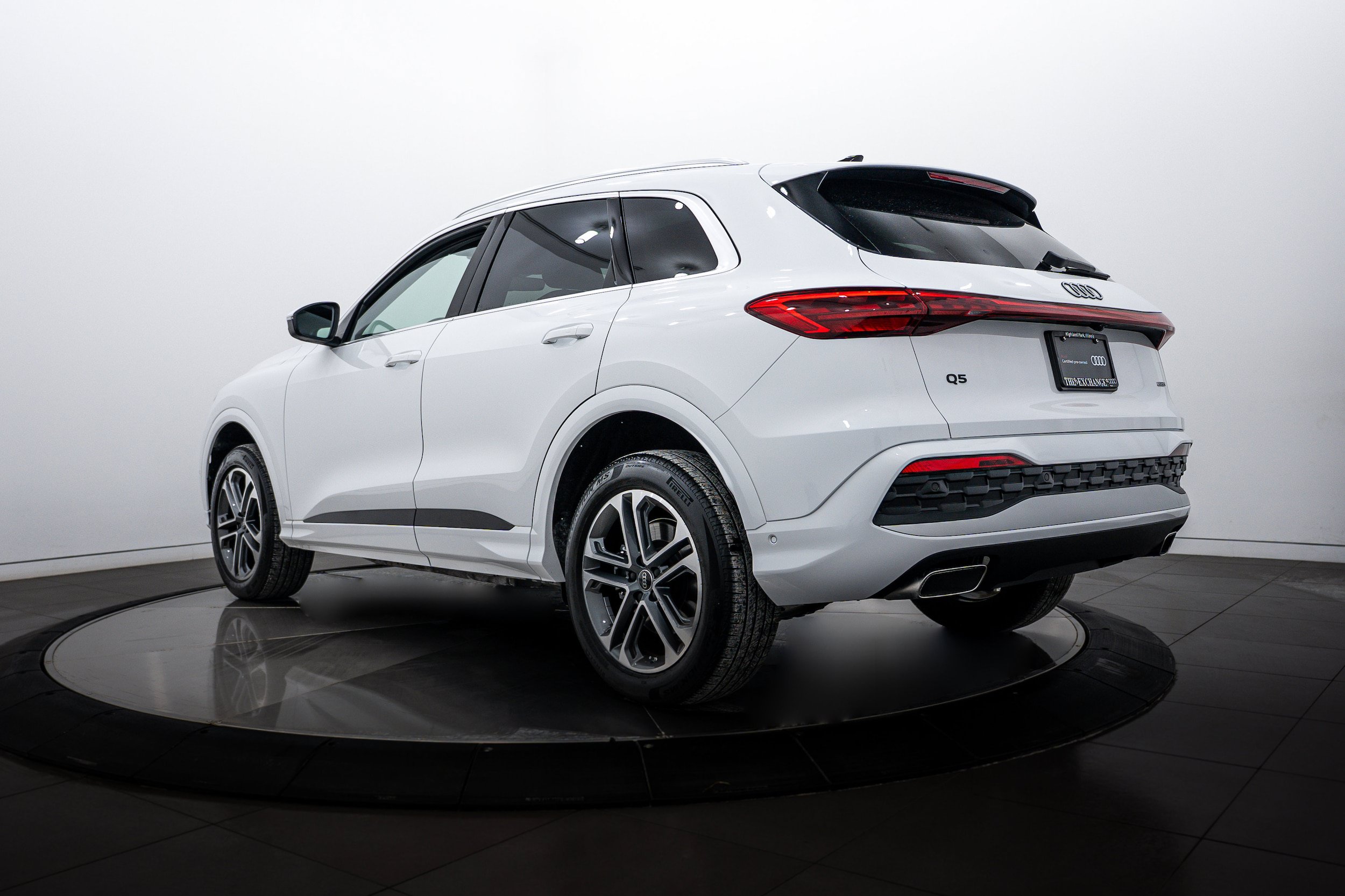 Certified 2025 Audi Q5 Premium w/ Convenience Package AWD/4WD image 5